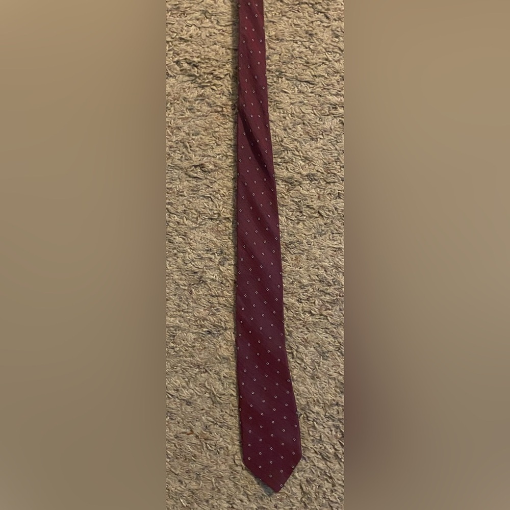 Calvin Klein Silk Tie 57.25”L x 2.75W